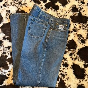 Like new, starched Cinch white label. No stains or rips